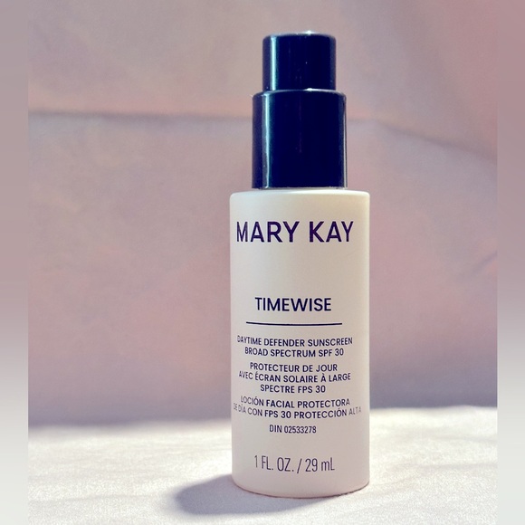 TimeWise® Daytime Defender Sunscreen Broad Spectrum SPF 30 - Picture 2 of 4